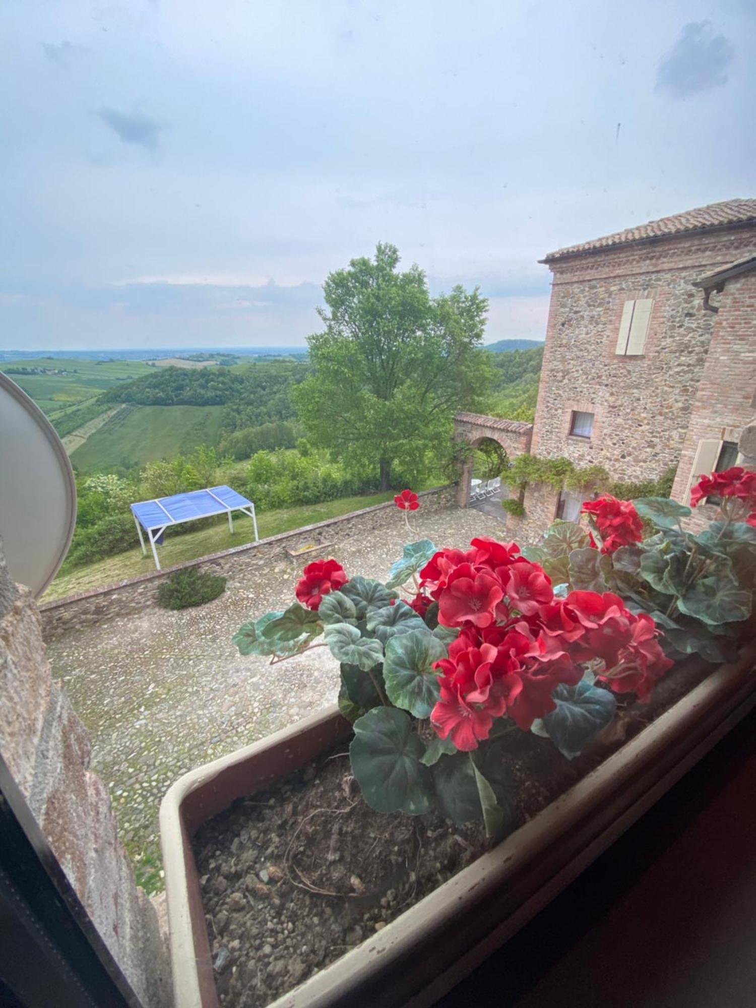 B&B Le Ginestre Sala Baganza Exteriör bild